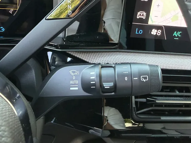 Nissan Micra 52 kWh Evolve NIEUW | 416km WLTP | Navigatie | H&K audio | App Connect | Pro Pilot | Keyless
