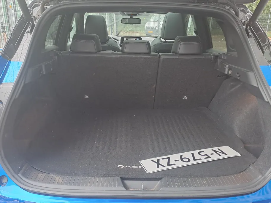 Nissan QASHQAI 1.3 MHEV Xtronic Tekna Plus | Panorama Dak | Dodehoekdetectie | Automaat | Trekhaak | Navigatie | 360 Camera | Head-up display | stuur verwarmd | Voorstoelen verwarmd | Leer | BOSE | Verwarmde voorruit