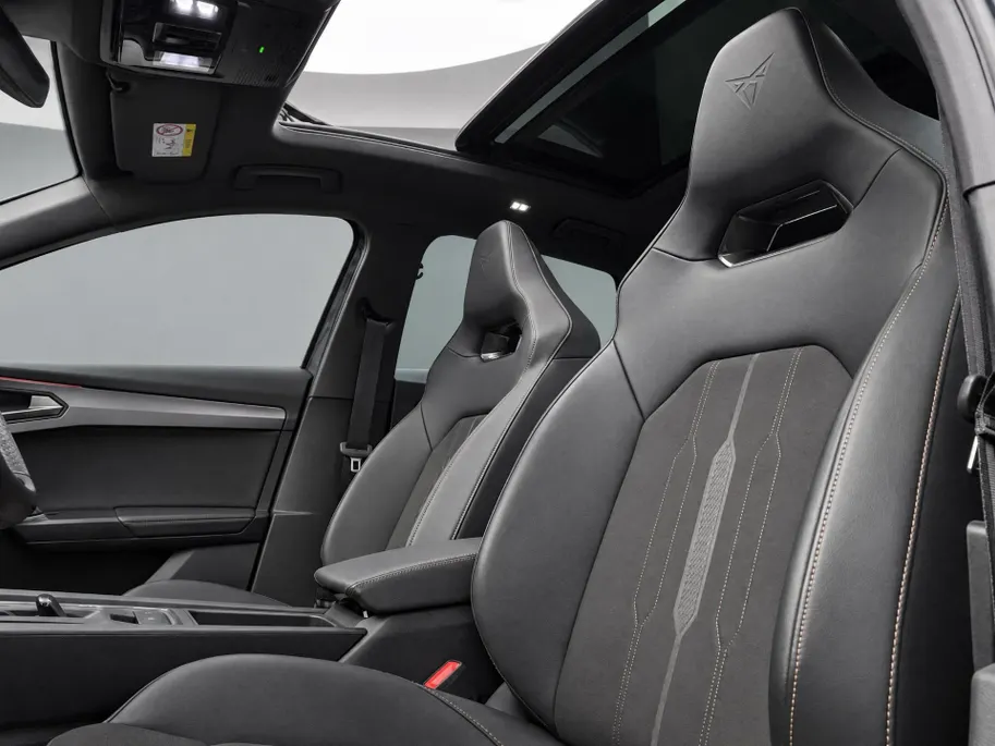 CUPRA Formentor 1.4 245pk DSG e-Hybrid VZ Performance · Panoramadak · 360 Camera · Wegklapbare Trekhaak · Stoel-&Stuurverwarming · 19'' Inch ·