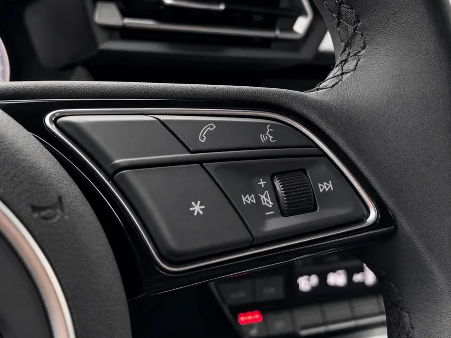 Audi A3 Sportback 40 TFSIe 204pk S edition · Panoramadak · Camera · Head-Up · Keyless · Sonos Audio · Stoelverwarming · 18'' Inch · Garantie t/m 06-10-2030 of 100.000km