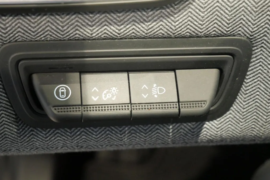 Renault Clio 1.6 E-Tech Full Hybrid 145 techno *Automaat*Navi+Camera*Climate*Parkeersensoren*Half Leer*Mooie Auto!