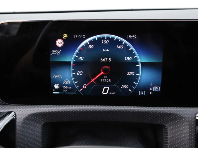 Mercedes-Benz A-Klasse 200 Luxury Line AUTOMAAT | LEER | CLIMA | PANO | NAVI
