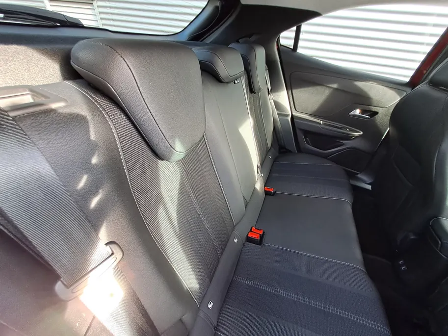 Opel Mokka 1.2 Turbo Elegance | Navigatie | Camera | LM Velgen | Cruise  | Stoel/stuur Verwarming | Sensoren | Apple Carplay/Android Auto | Rijstrooksensor met correctie