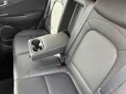 Hyundai Kona 1.0T Premium | Elek. stoelverstelling | Stoelverwarming | Navi | Leder