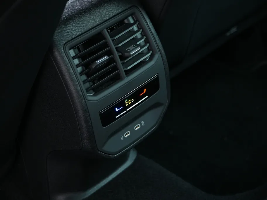 CUPRA Formentor VZ 1.4 e-HYBRID 205 PK | Navi | Carplay | LED | Camera | 19'
