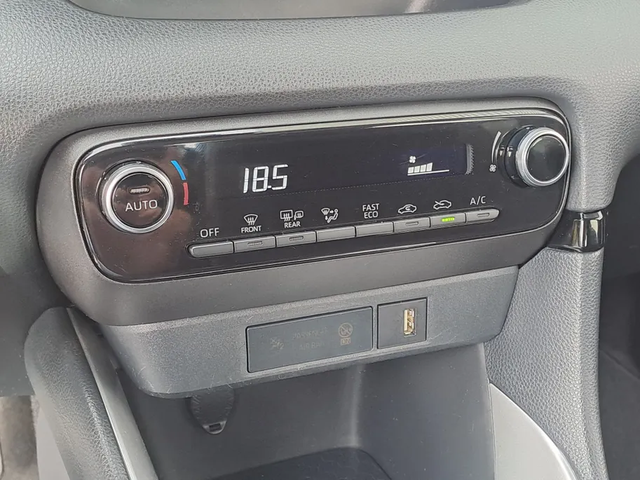 Toyota Yaris 1.5 Hybrid Active AUTOMAAT | Navigatie | Adaptieve Cruise | Climate | Camera | Rijstrooksensor met correctie | Apple Carplay/Android Auto