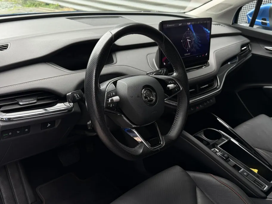 Škoda Enyaq iV 80 | Elektrisch verstelbare stoelen incl. geheugenfunctie | Stoel- en stuurverwarming | Elektrisch bedienbare achterklep | Lederen bekleding | Achteruitrijcamera | Parkeersensoren voor- en achter | Apple/Android Carplay