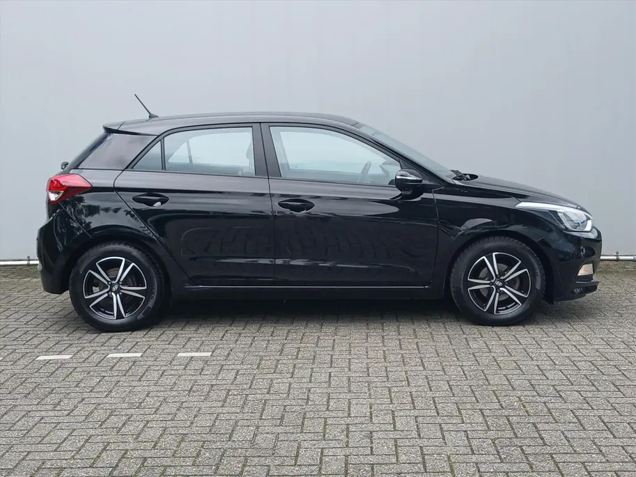 Hyundai i20 1.2i 84PK 5D i-Drive Cool