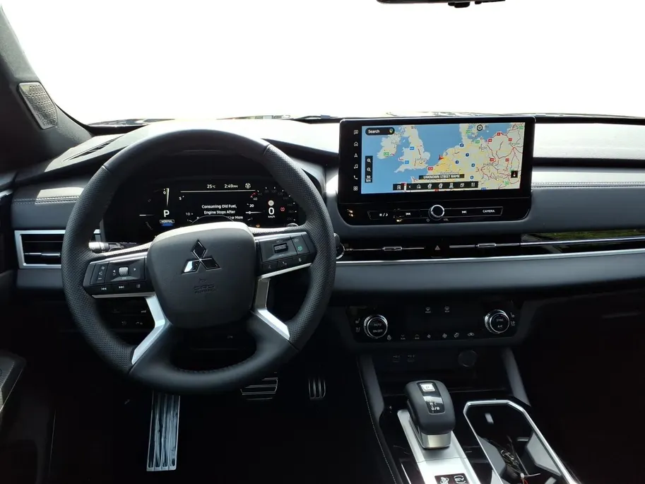 Mitsubishi Outlander 2.4 PHEV Black Edition | Showroom voorraad korting 5.000 euro | Automaat | Navigatie | PDC/Camera | Lederen interieur | 20 inch. | 8jaar Garantie. m26