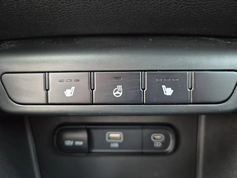 Kia Sportage 1.6 T-GDi MHEV DynamicLine | Cruise Control | Climate Control | Navigatie | Apple Carplay/Android Auto | Camera | Stoelverwarming | Stuurverwarming | Parkeersensoren |