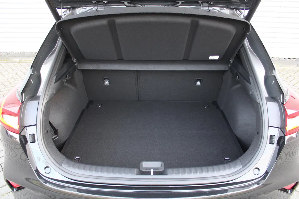 Kia XCeed 1.0 T-GDi DynamicPlusLine | Stuur-/stoelverwarming | Camera | Dodehoek detectie | Elektr. achterklep | 18' LM | Clima | Navi |