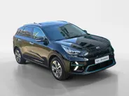 Kia e-Niro DynamicPlusLine 64 kWh | SOH 97,5% | Camera | Keyless | Schuifdak | Navi | Apple Carplay | Android Auto | Lichtmetalen Velgen |