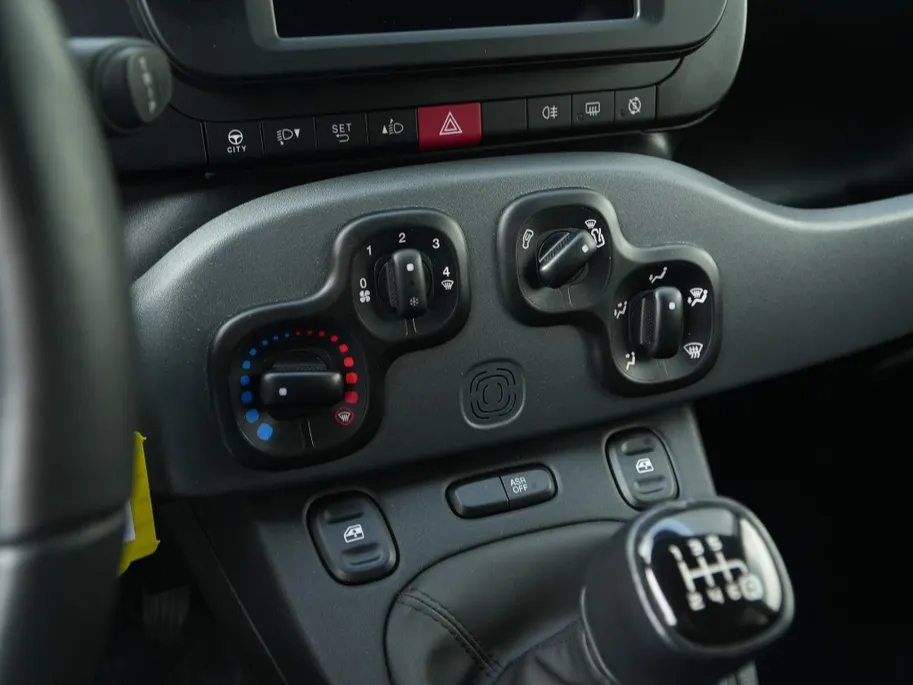 Fiat Panda 1.0 Hybrid 70 PK Sport | Carplay | PDC | Privacy | 5zits | 1ste