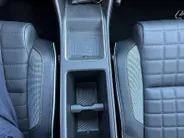 Renault 4 comfort range iconic 52 kWh | Stuur- & Stoelverwarming | Sfeerverlichting | Apple Carplay & Android Auto | Harman & Kardon Audio | Camera | Navigatie | Parkeersensoren | Rijdende Demo | Beschikbaar vanaf November 2026
