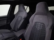 Volkswagen Golf 1.5eTSI/130PK R-Line DSG Volkswagen Golf 1.5eTSI/131PK R-Line DSG · Panoramadak · Apple/Android Car Play · Stoel & Stuurverwarming · Navigatie · LED ·