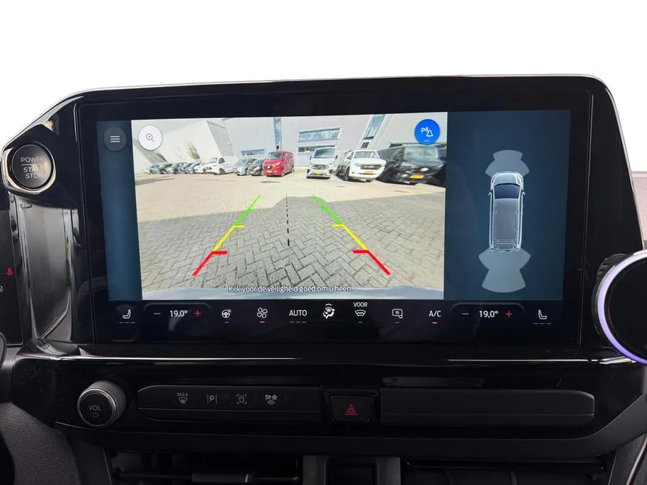 Ford Transit Custom 300 2.0 TDCI L2H1 Sport | Automaat | Adapt. Cruise control | BLIS | Winter pack | Elektr. bestuurdersstoel | Parkeersensoren voor en achter | Achteruitrijcamera | Navigatie | Apple carplay & Android auto | 18' lichtmetalen velgen | Bovag garantie |