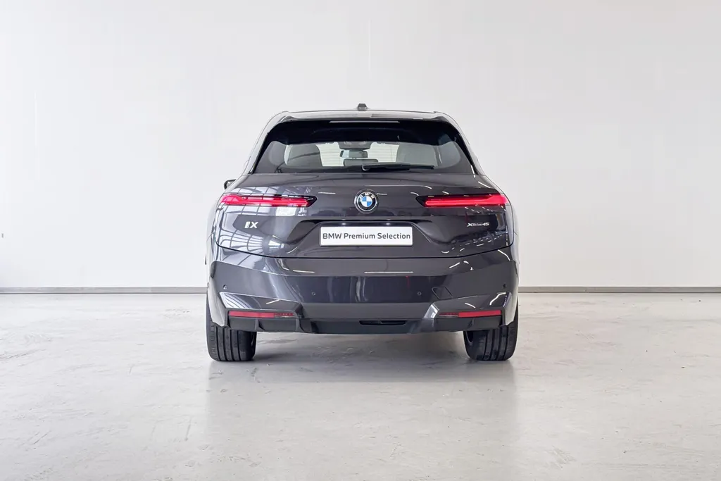 BMW iX xDrive45 Innovation Pack