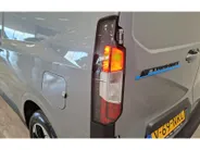Ford E-Transit Courier Limited 136 PK 44 kWh accu