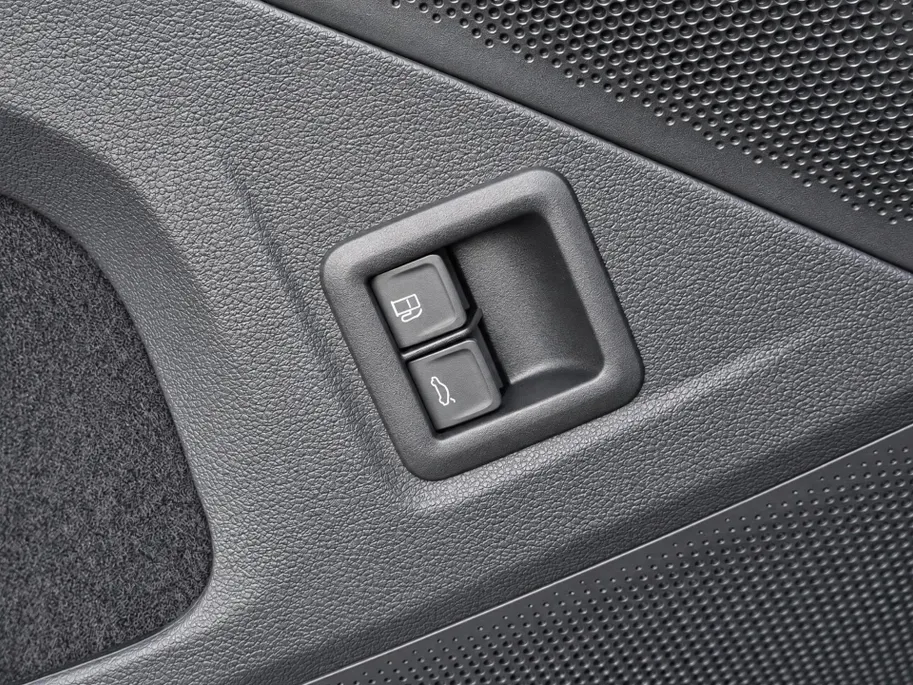 Volkswagen Tiguan Limited Edition 1.5 eHybrid 204 PK 6 versn. DSG · Design Pakket Dark · Trekhaak inklapbaar, met elektrische ontgrendeling, incl. aanhangermanoeuvreerhulp Trailer Assist ·