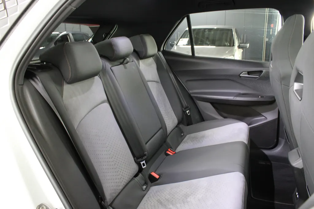 CUPRA Born Copper Edition One 62 kWh SOH 91,64% / Massage stoelen / 20'' LMV / Pano. / HUD. /