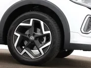 Volkswagen T-Cross 1.5 TSI 150pk DSG R-Line Edition Camera · Afneembare trekhaak · Stoelverwarming · Matrix LED · Apple/Android Car Play · 17'Velgen ·