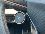 CUPRA Terramar 1.5TSIe-Hybrid 200kW/272PK VZ Performance · Panoramadak · Trekhaak · 360°Camera + Parkeersensoren · Garantie t/m 28-04-2030 of 100000km.