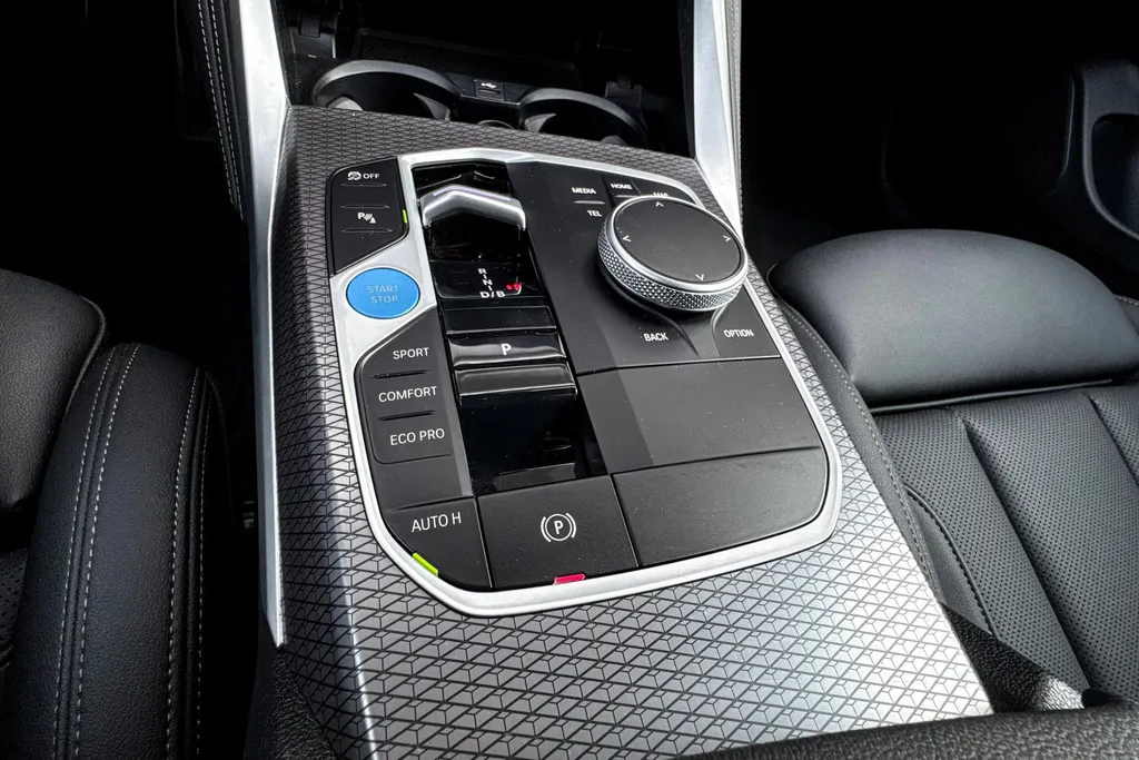 BMW i4 eDrive35 70 kWh