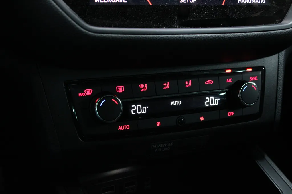 SEAT Ibiza 1.0 TSI FR Business Intense / Camera / Trekhaak afneembaar / Navi. / Full led / Apple Carplay /