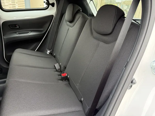 Toyota Aygo X Hybrid 115 play | LM Velgen | Stoelverwarming