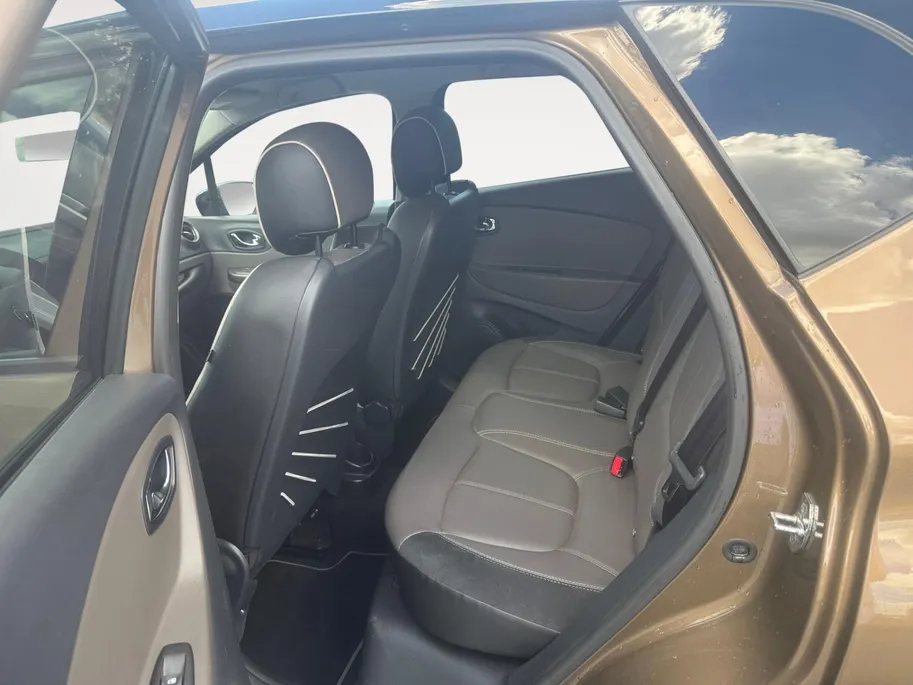 Renault Captur 0.9 TCe Barista | Camera | Stoelverwarming | Climate Control | Cruise Control | Trekhaak | Leder | 12 Maanden Bovag Garantie