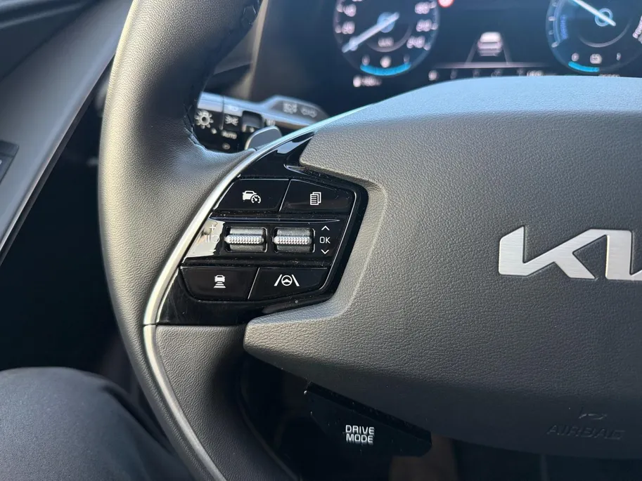 Kia Niro 1.6i Hybrid DynamicLine | Zeer nette auto | Cruise Control Adaptief | LM Velgen 16 ' | Carplay | File Assistent | Camera | Metallic lak | Fabrieksgarantie t/m 17-5-2032 | NAP