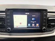 Kia Rio 1.0 TGDI DynamicLine Dealer onderhouden | Navigatie | Achteruitrijcamera | Trekhaak | Airco |