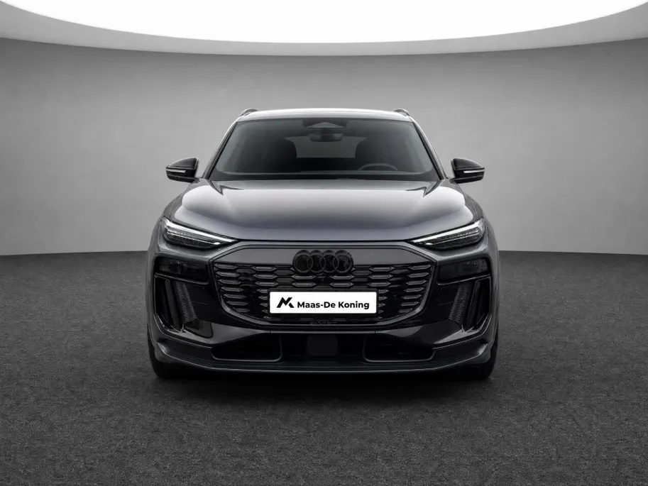 Audi Q6 e-tron S edition performance 100 kWh 306 PK · Tech pro · Glazen panoramadak · Trekhaak elek. wegklapbaar · Optiekpakket zwart