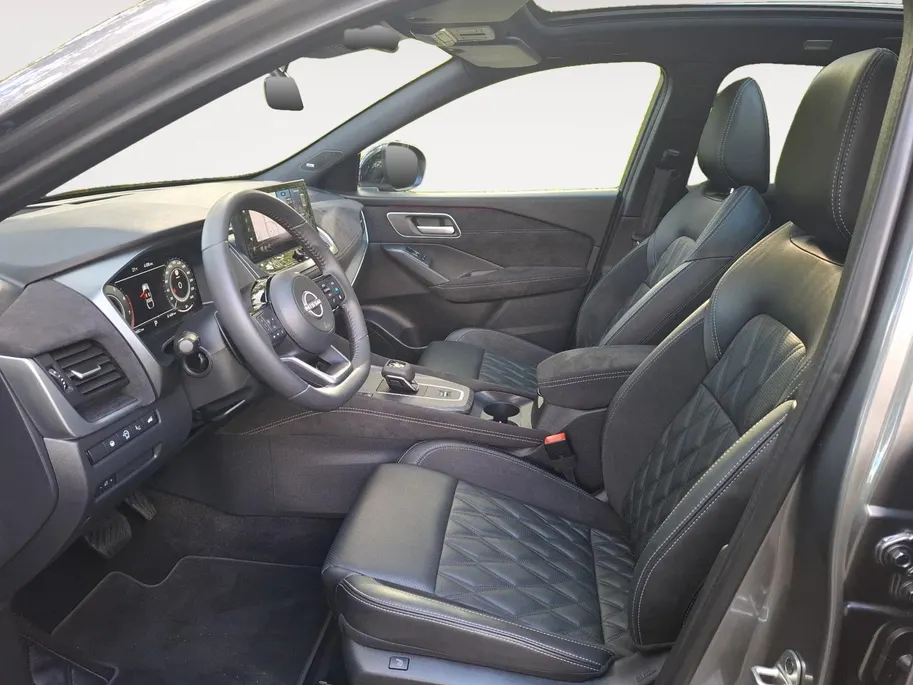 Nissan QASHQAI 1.3 MHEV Xtronic Tekna Plus | RONDOM CAMERA | CARPLAY | STOEL, STUUR EN VOORRUITVERWARMING | PANO DAK |