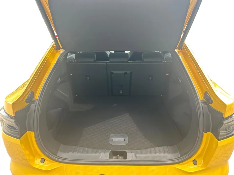 Ford Capri Premium Standard Range RWD 58 kWh | Voorraad | Snel Rijden | 627 KM WLTP | Actiekorting €3500,- | Dodehoek detectie | 20 INCH | Adaptieve Cruise Control |