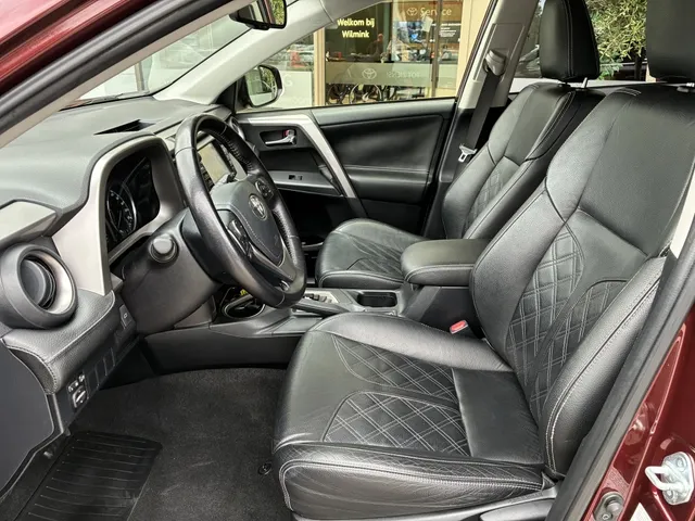 Toyota RAV4 2.5 Hybrid AWD Style