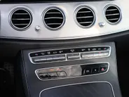 Mercedes-Benz E-Klasse 300 e AMG Line l Trekhaak l Panoramadak l Keyless l stoelverwarming