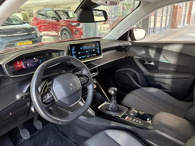 Peugeot 2008 1.2 PureTech Allure Pack