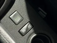 Renault Captur 120PK TCe Intens Automaat | Trekhaak | Navi | LM Velgen Hoogglans Zwart | Camera | Parkeersensoren | Full LED | Climate Control | Cruise Control | Keyless Entry | Elektrische Ramen & Spiegels | Licht & Regen Sensor |