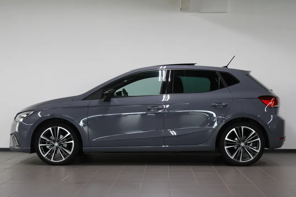 SEAT Ibiza 1.0 EcoTSI FR Anniversary / 6 versn. 115 PK / Pano. / Full led / Apple Carplay / Android auto /