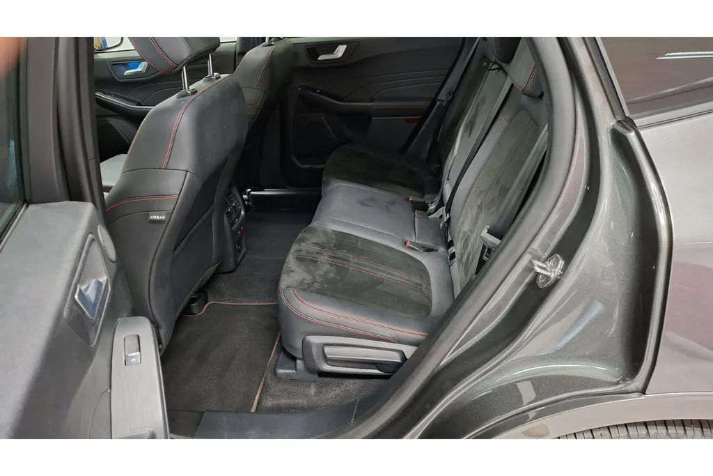 Ford Kuga 2.5 PHEV ST-Line X + Trekhaak | Facelift model | Panoramadak | Winter Pack | Matrix LED | B&O | Head Up Display |