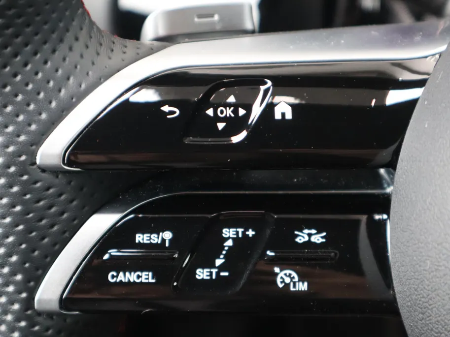 Mercedes-Benz GLA 250 e Business Solution AMG l Keyless l Panoramadak l Stoelverwarming