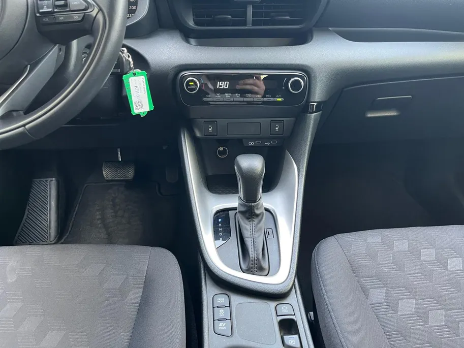 Toyota Yaris 1.5 Hybrid 115 Active | Apple Carplay | Android Auto | Parkeercamera | Parkeersensoren | Stoelverwarming