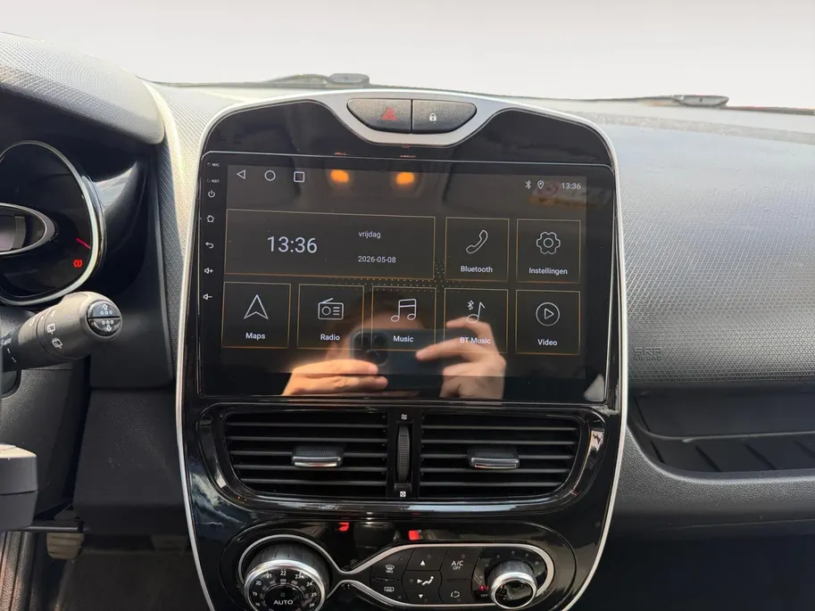 Renault Clio Estate 0.9 TCe Limited | Trekhaak | Parkeersensoren | Navigatie | Bluetooth | Cruise & Climate Control | Onderhoudshistorie | 12 Maanden BOVAG Garantie