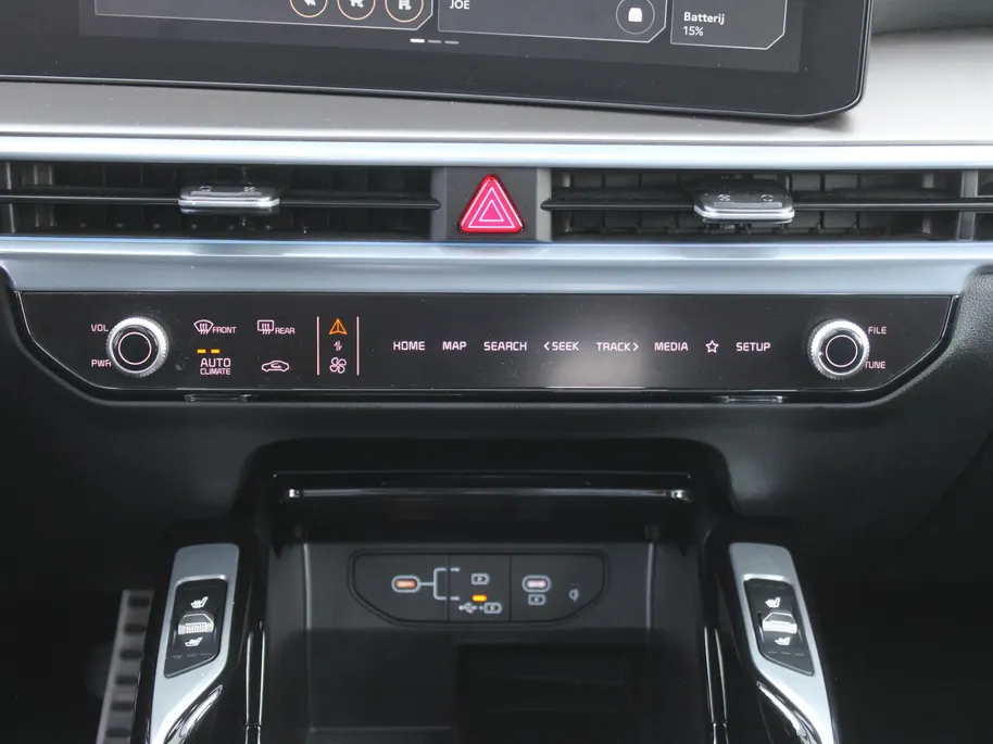 Kia Sorento 1.6 T-GDi Plug-in Hybrid 4WD ExecutiveLine 7p | Stuur-/stoelverwarming + ventilatie | Schuifdak | Leer | 360 Camera | Elek. stoelverst. | HUD | LED | 19' LM |