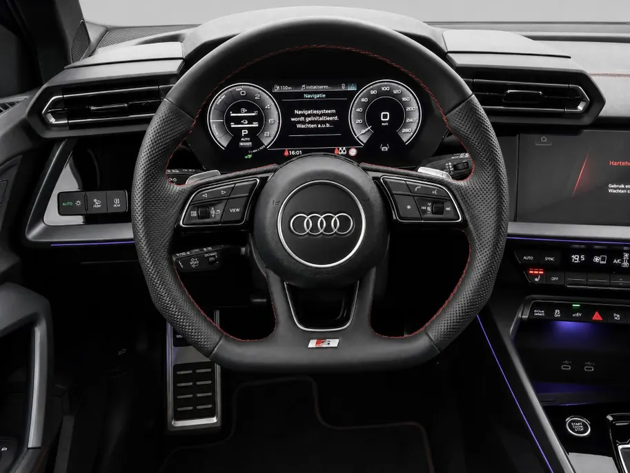 Audi A3 Sportback 45 TFSIe 272pk S-Tronic S edition Competition · Panoramadak · Camera · Lederen Bekleding · Elek. Achterklep · Elek. Bestuurdersstoel + Geheugen · Garantie t/m 26-10-2030 of 100.000km