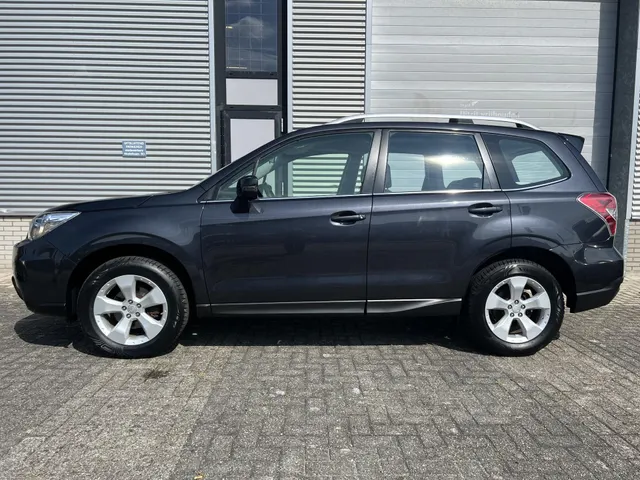 Subaru Forester 2.0 Comfort Automaat | All Season Banden | Trekhaak | Lederen Bekleding | Verwarmde Voorstoelen