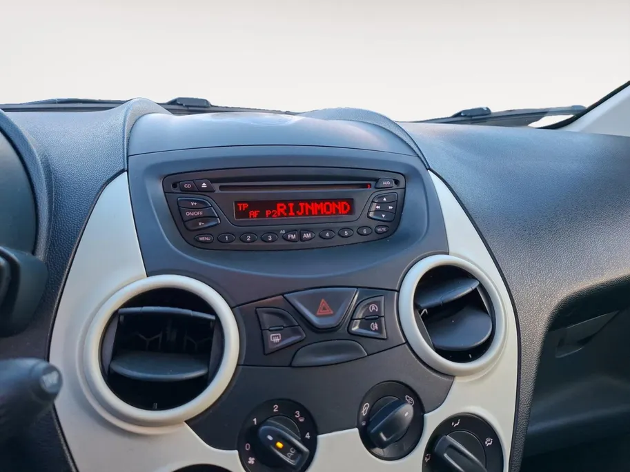 Ford Ka 1.2 Cool & Sound start/stop | Lichtmetalen velgen | Spoiler | Airco