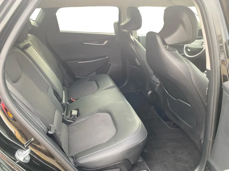 Kia EV6 Air 58 kWh | Climate control | Navigatie | Parkeercamera | LM-velgen 19 inch | Adaptive cruise control | Line-assist | Dodehoek detectie |