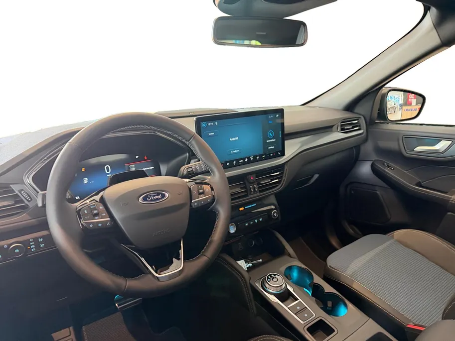 Ford Kuga 2.5 PHEV BlueCruise Edition | 5000,- Voordeel | 0,99% Rente | ZEER COMPLEET! | Handsfree Rijden | 2100kg Trekgewicht | BLISS | Trekhaak | Elek. Panoramadak | Elek. Stoel/Stuur/Voorruitverwarming | B&O | 20'' LMV |